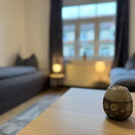 Apartment Kraempfervorstadt - 3 Schlafzimmer - 6 Betten - Wlan - Gratis Stellplatz - 2 Baeder *
