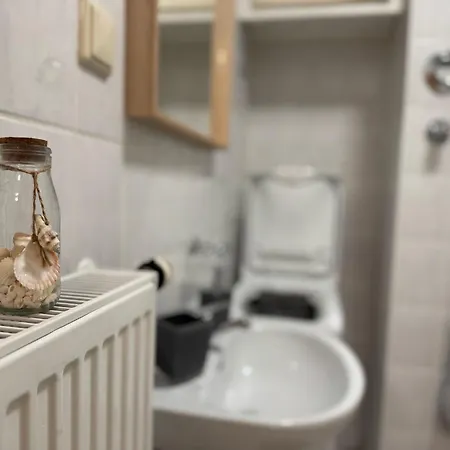 Kraempfervorstadt - 3 Schlafzimmer - 6 Betten - Wlan - Gratis Stellplatz - 2 Baeder *