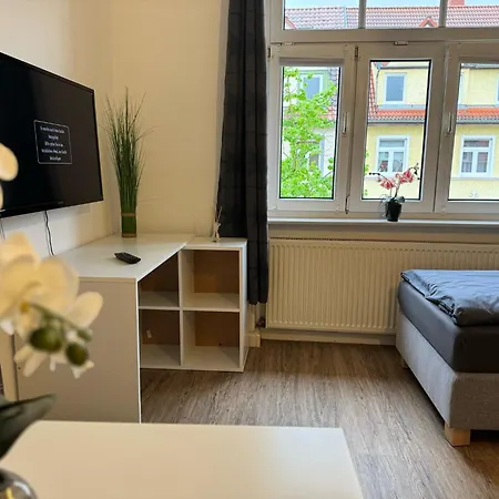 Apartment Kraempfervorstadt - 3 Schlafzimmer - 6 Betten - Wlan - Gratis Stellplatz - 2 Baeder Erfurt
